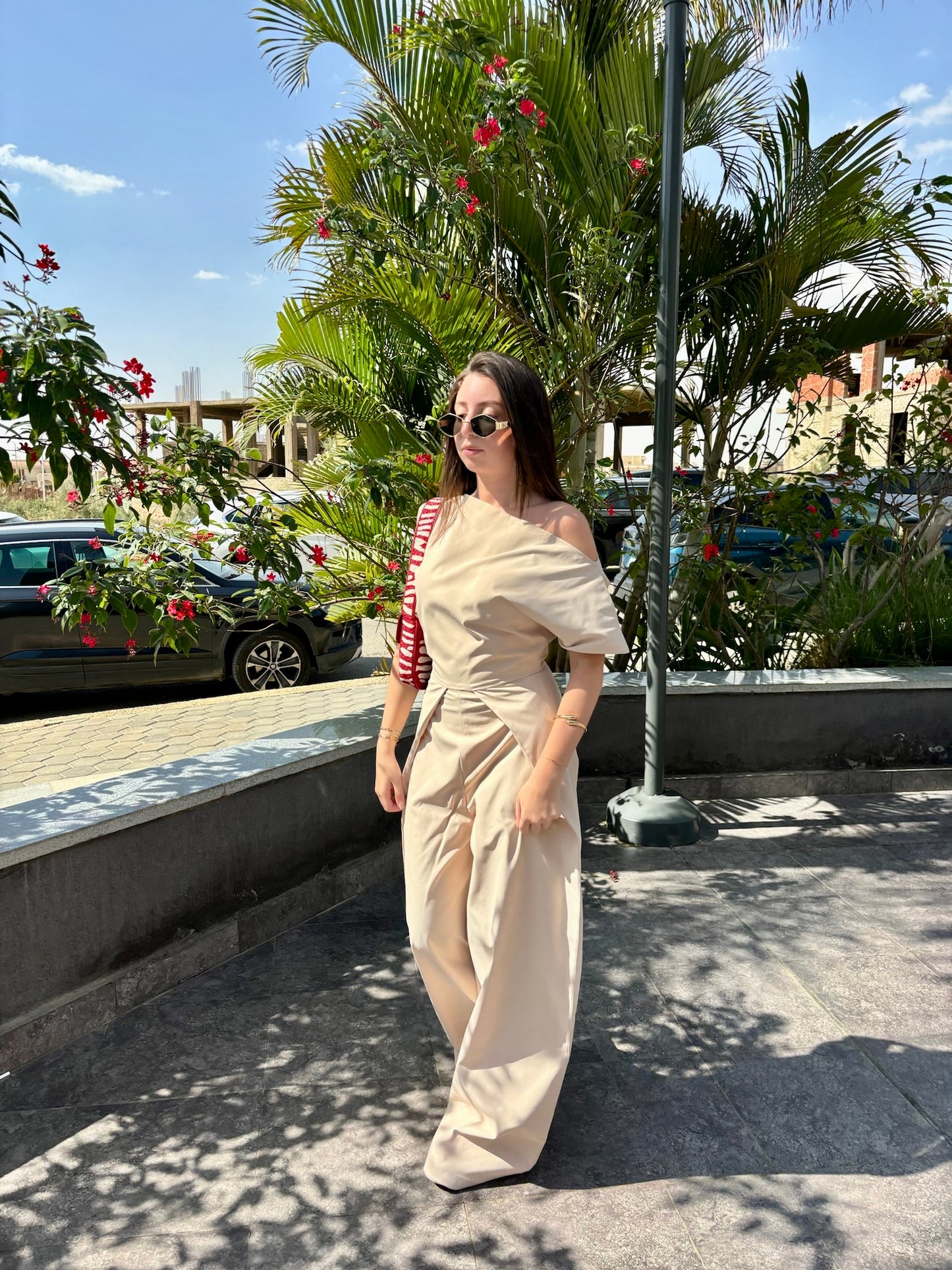 SHE'S EDGY - BEIGE