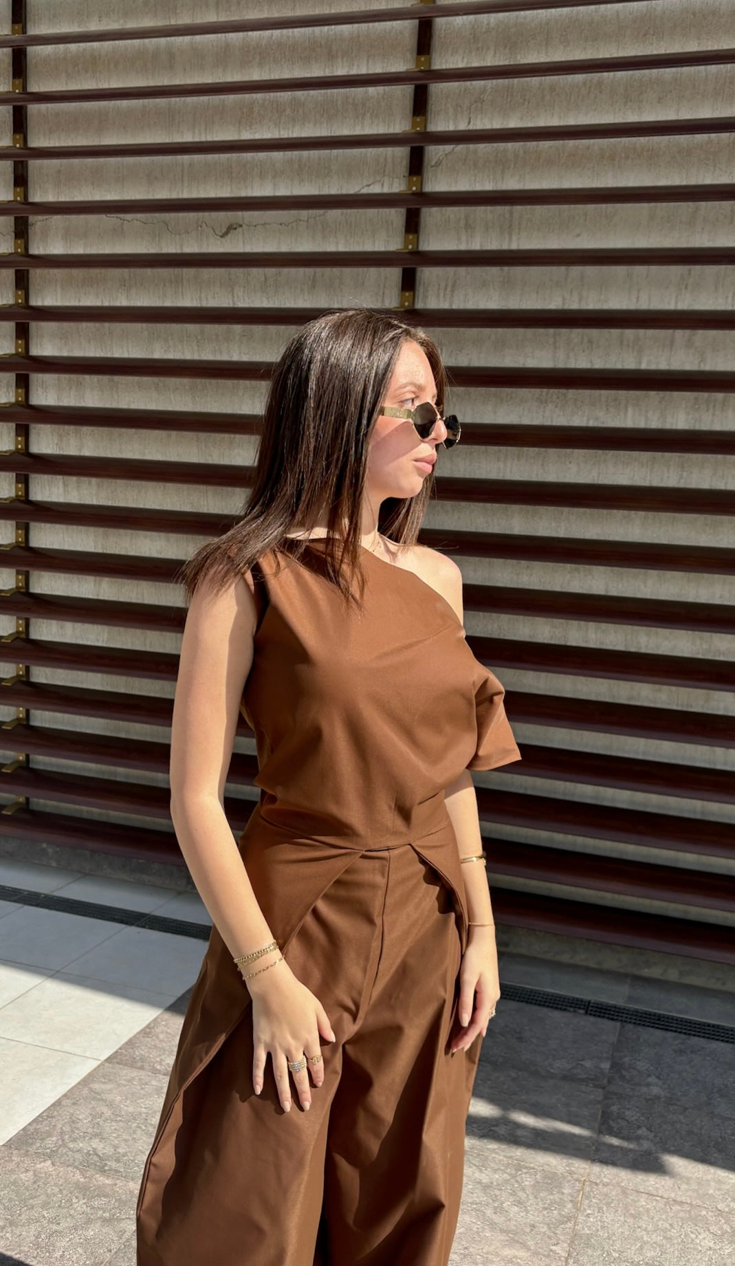 SHE'S EDGY - BROWN
