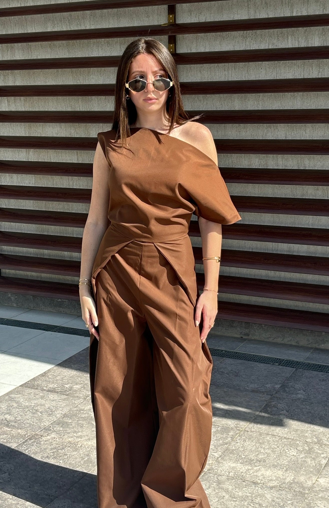 SHE'S EDGY - BROWN