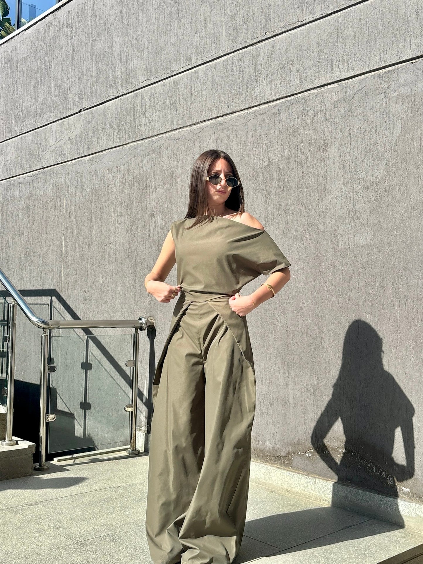 SHE'S EDGY - OLIVE