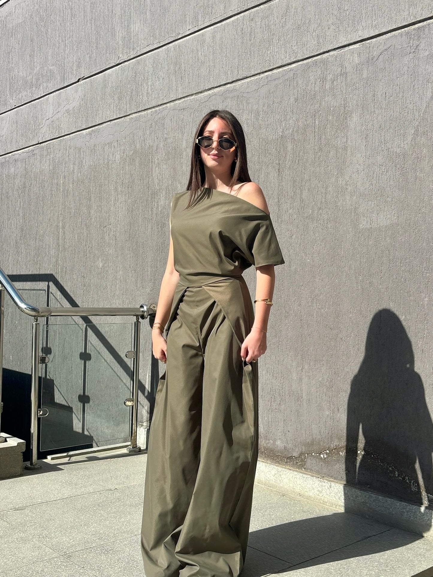 SHE'S EDGY - OLIVE