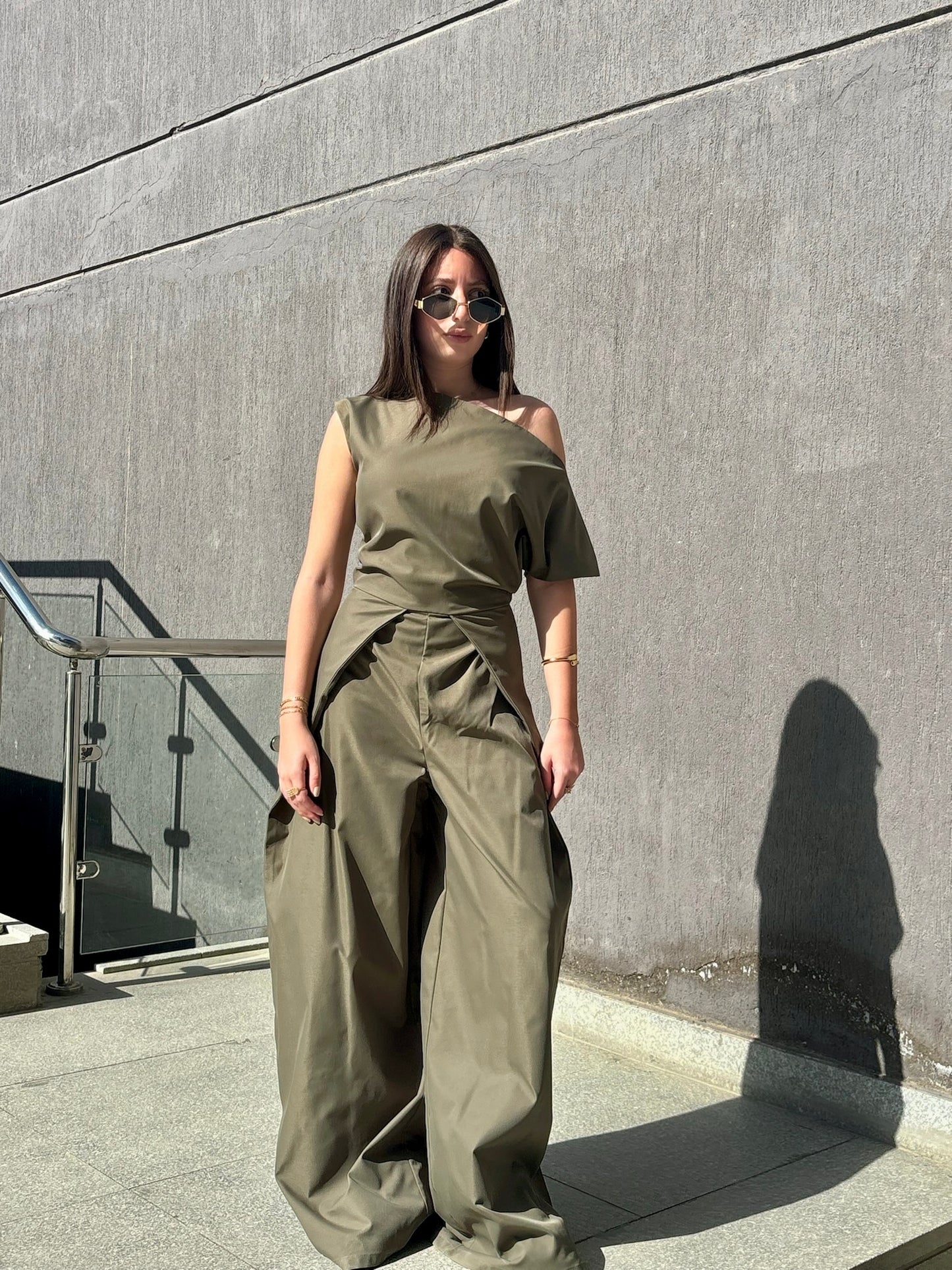 SHE'S EDGY - OLIVE