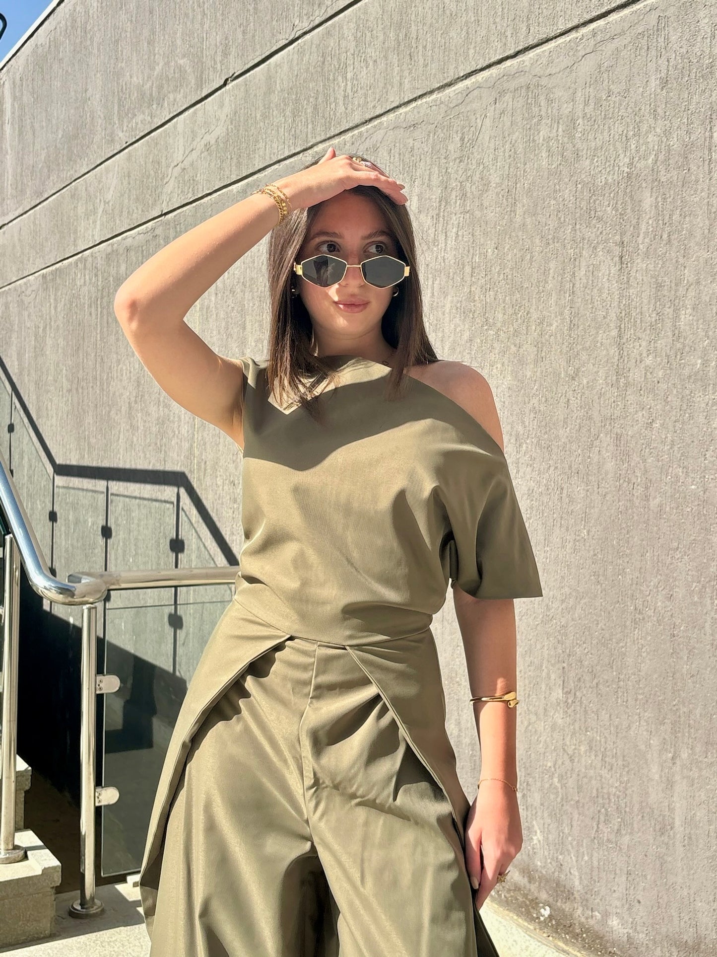 SHE'S EDGY - OLIVE